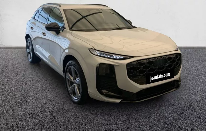 AUDI Q3 HYBRIDE Q3 e-hybrid 272 ch S tronic 6 S line extérieur trois quart avant droit 5756