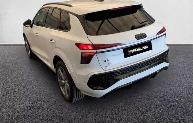 AUDI Q3 HYBRIDE Q3 e-hybrid 272 ch S tronic 6 S line extérieur trois quart arrière gauche 5756