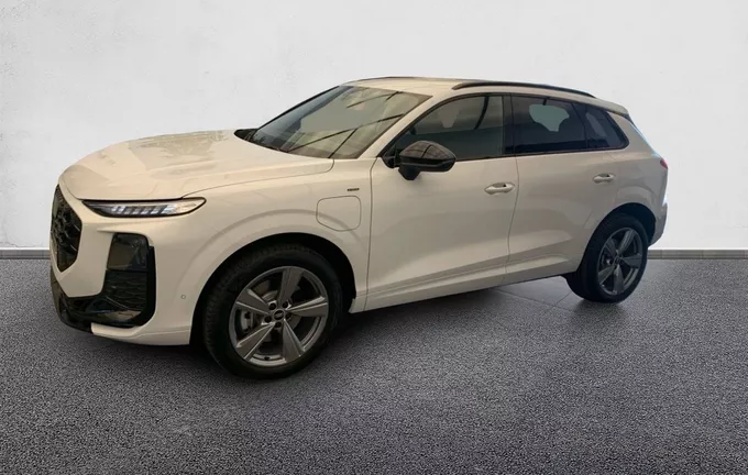 AUDI Q3 HYBRIDE Q3 e-hybrid 272 ch S tronic 6 S line extérieur côté gauche 5756