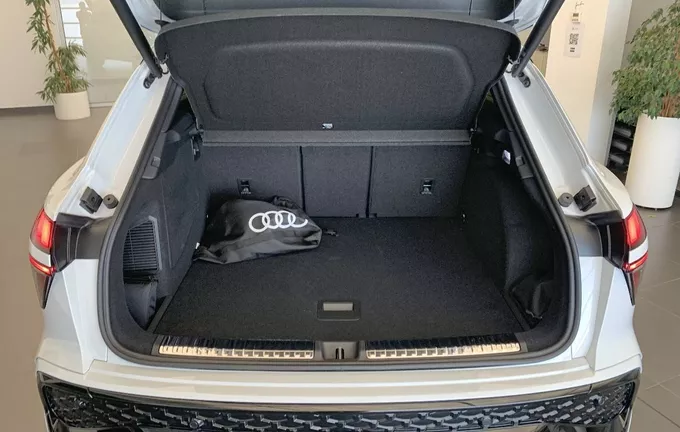 AUDI Q3 HYBRIDE Q3 e-hybrid 272 ch S tronic 6 S line photo 10 5756
