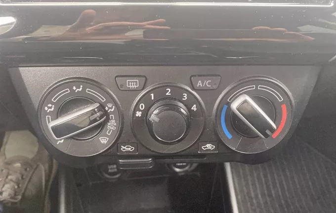 SUZUKI SWIFT 1.2 Dualjet Hybrid AllGrip Privilège photo 14 13868