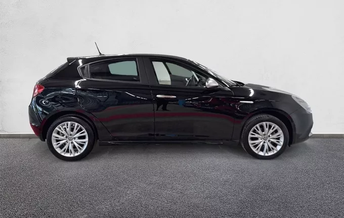 ALFA ROMEO GIULIETTA Série 2 1.4 TJet 120 ch S&S Super extérieur trois quart avant droit 213185
