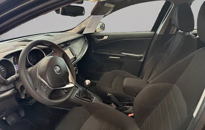 ALFA ROMEO GIULIETTA Série 2 1.4 TJet 120 ch S&S Super photo 10 213185