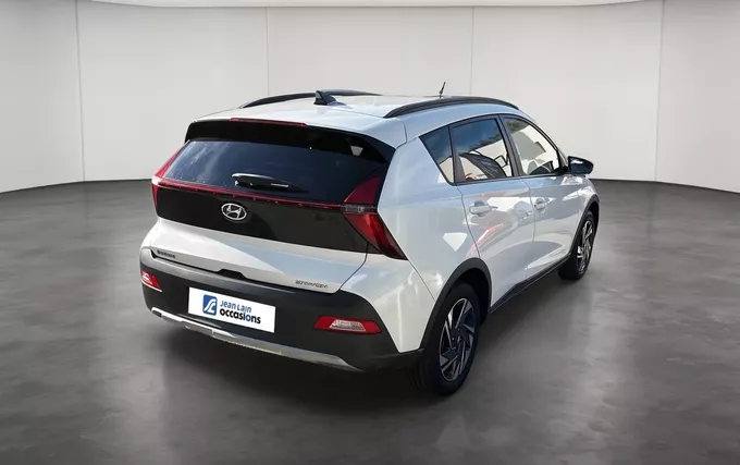 HYUNDAI BAYON 1.0 T-GDi 100 Hybrid 48V Intuitive extérieur trois quart arrière droit 14153