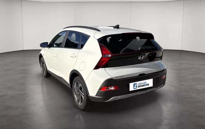 HYUNDAI BAYON 1.0 T-GDi 100 Hybrid 48V Intuitive extérieur trois quart arrière gauche 14153