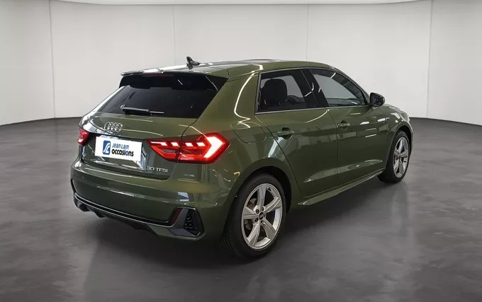 AUDI A1 Sportback 30 TFSI 116 ch S tronic 7 S Line extérieur trois quart arrière droit 2132174