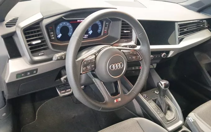 AUDI A1 Sportback 30 TFSI 116 ch S tronic 7 S Line photo 12 2132174