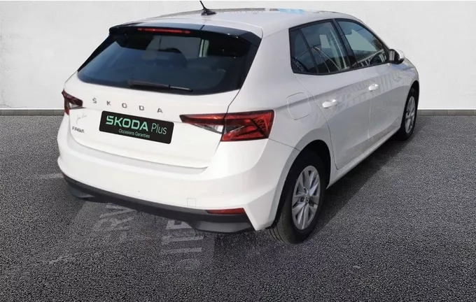 SKODA FABIA 1.0 MPI 65 ch BVM5 Active extérieur avant 2124134