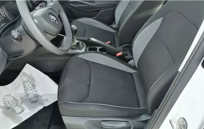 SKODA FABIA 1.0 MPI 65 ch BVM5 Active extérieur trois quart arrière droit 2124134