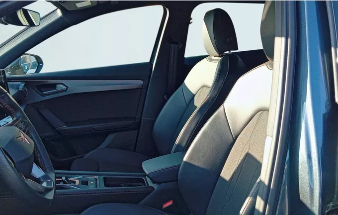 CUPRA FORMENTOR 1.5 eTSI Hybrid 150 ch DSG7 V extérieur trois quart arrière droit 2130467
