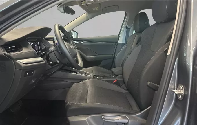 SKODA OCTAVIA Combi 1.5 TSI Hybrid 150 ch ACT DSG7 Selection extérieur trois quart arrière droit 2129727