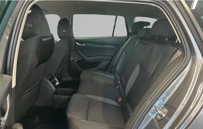 SKODA OCTAVIA Combi 1.5 TSI Hybrid 150 ch ACT DSG7 Selection extérieur arrière 2129727