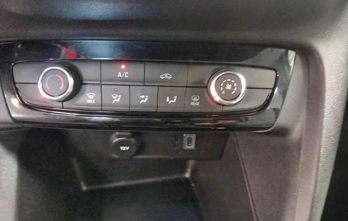 OPEL CORSA 1.2 75 ch BVM5 photo 17 945554