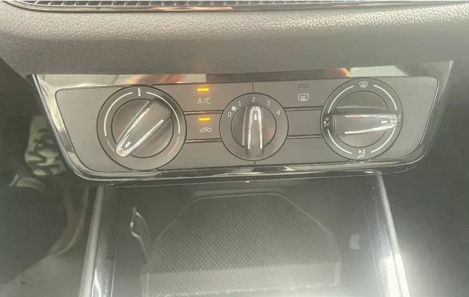 SKODA FABIA 1.0 MPI 65 ch BVM5 Active photo 18 2129573