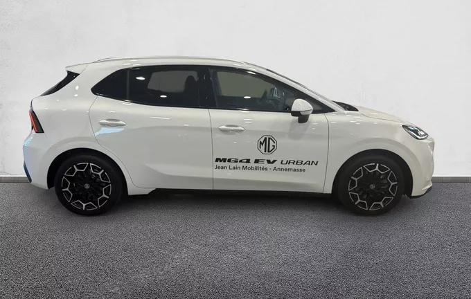 MG MG4 54 kWh - 118 kW Premium extérieur côté droit 9707