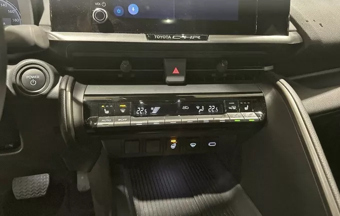 TOYOTA C-HR Hybride 200 Design photo 14 1102810