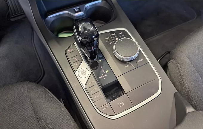 BMW SERIE 1 118i 136 ch DKG7 Business Design photo 15 213076