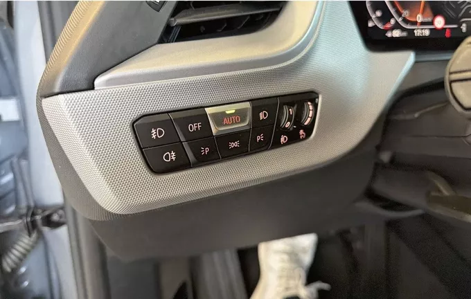 BMW SERIE 1 118i 136 ch DKG7 Business Design photo 19 213076