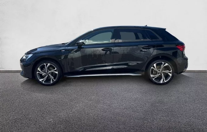 AUDI A3 Sportback TFSI Mild Hybrid 150 S tronic 7 S line extérieur côté gauche 2126726