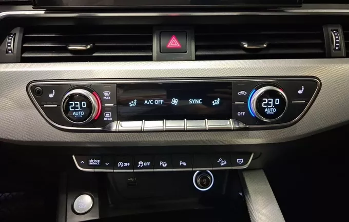 AUDI A4 Allroad 40 TDI 190 S Tronic 7 Quattro Design photo 14 2131538