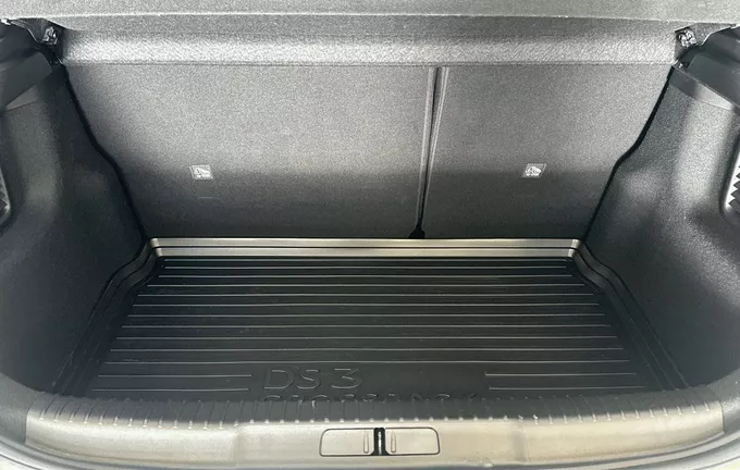 DS DS3 Crossback PureTech 130 EAT8 Rivoli extérieur arrière 946059