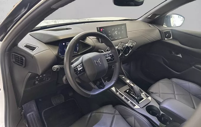 DS DS3 Crossback PureTech 130 EAT8 Rivoli extérieur côté gauche 946059