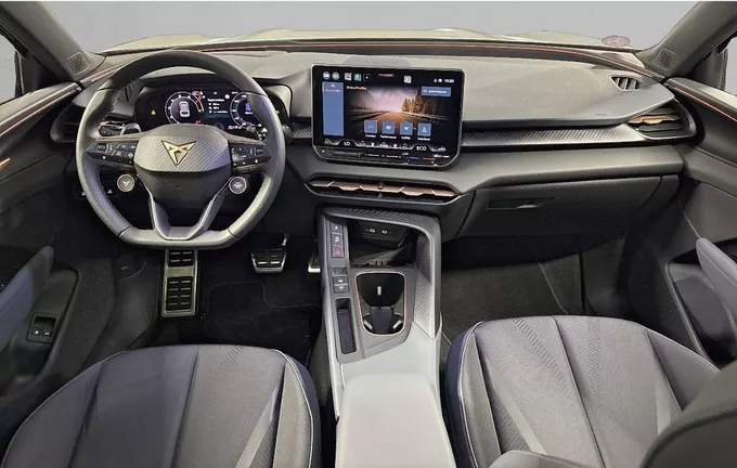 CUPRA TERRAMAR 1.5 eHybrid 272 ch DSG6 VZ extérieur trois quart avant droit 2130471