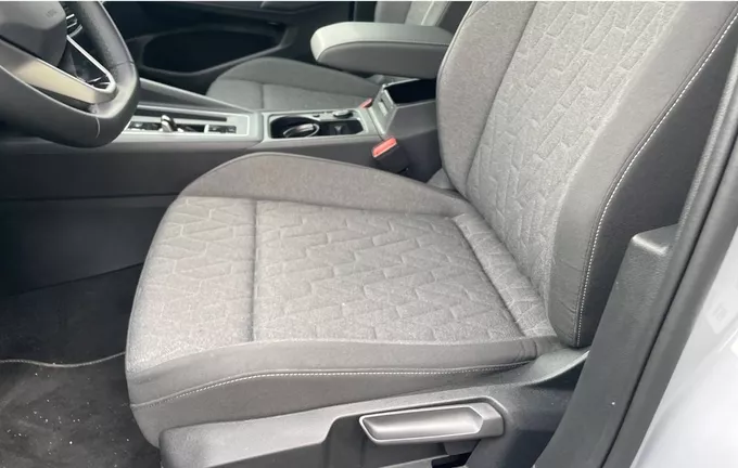 VOLKSWAGEN GOLF 1.5 eTSI EVO2 116 DSG7 VW Edition extérieur trois quart arrière droit 2127821