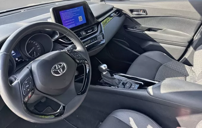 TOYOTA C-HR Hybride 2.0L Design Ultimate photo 11 1103600