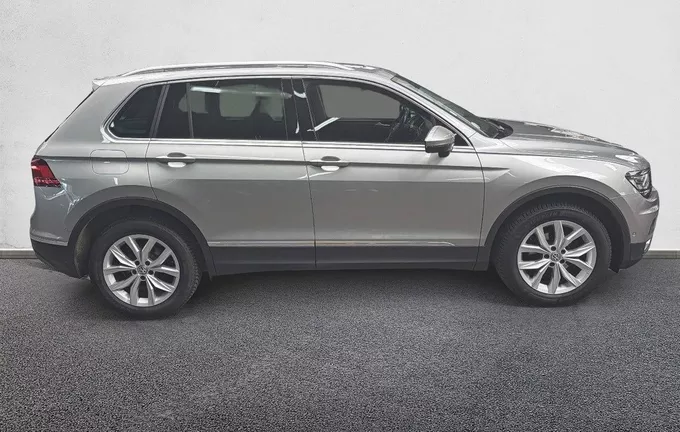 VOLKSWAGEN TIGUAN 2.0 TDI 150 DSG7 4Motion Carat extérieur côté droit 3014230