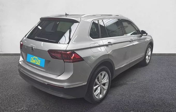 VOLKSWAGEN TIGUAN 2.0 TDI 150 DSG7 4Motion Carat extérieur trois quart arrière droit 3014230