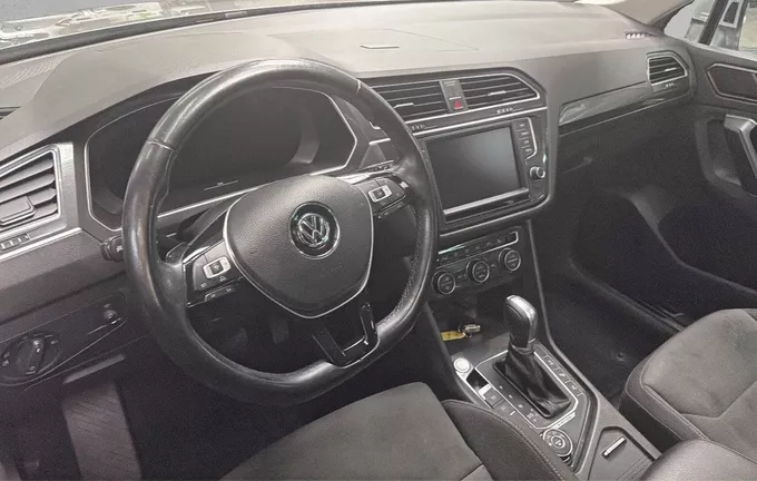 VOLKSWAGEN TIGUAN 2.0 TDI 150 DSG7 4Motion Carat photo 11 3014230
