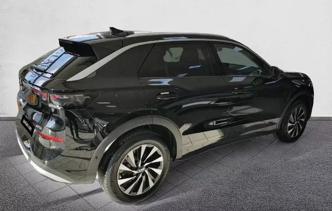 VOLKSWAGEN T-ROC 1.5 eTSI EVO2 Hybrid 150 ch DSG7 Style extérieur trois quart arrière droit 9655