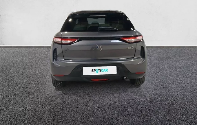 DS DS3 Crossback PureTech 100 BVM6 Montmartre extérieur trois quart arrière droit 945744