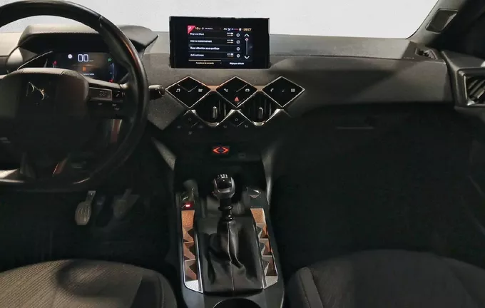 DS DS3 Crossback PureTech 100 BVM6 Montmartre extérieur côté gauche 945744
