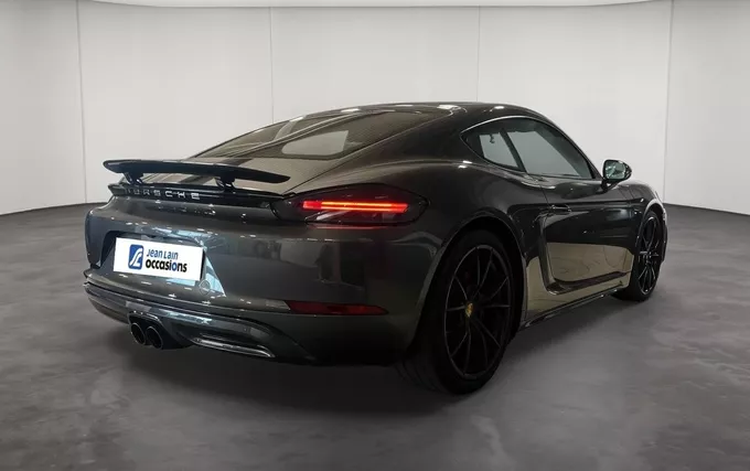PORSCHE CAYMAN 718 Cayman S 2.5i 350 ch PDK extérieur trois quart arrière droit 2132891