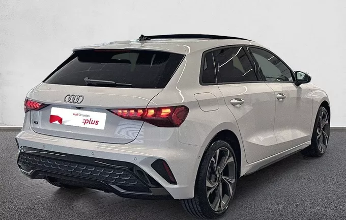 AUDI A3 Sportback TFSI Mild Hybrid 150 S tronic 7 S line extérieur trois quart arrière droit 2129401