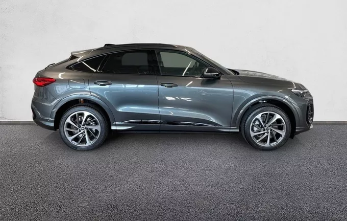 AUDI Q5 Sportback e-hybrid 299 ch S tronic 7 Quattro S line extérieur côté droit 5540