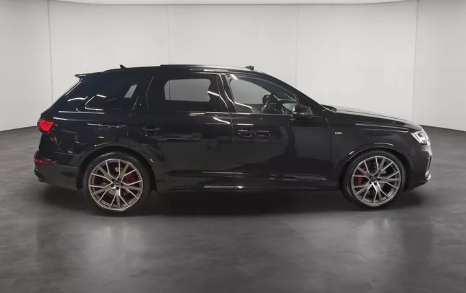 AUDI Q7 60 TFSI e 462 Tiptronic 8 Quattro Competition extérieur côté droit 2114557