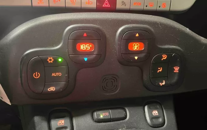 FIAT PANDA 0.9 85 ch TwinAir S&S 4x4 Cross photo 13 2132292