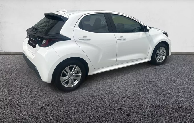 TOYOTA YARIS Hybride 116h Dynamic Business extérieur trois quart arrière droit 1103759