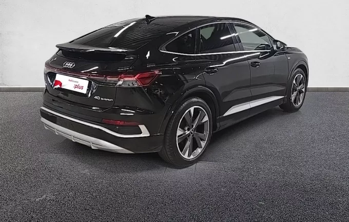 AUDI Q4 E-TRON Sportback 40 204 ch 82 kW S line extérieur trois quart arrière droit 2127754