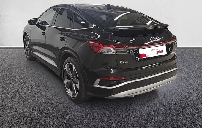 AUDI Q4 E-TRON Sportback 40 204 ch 82 kW S line extérieur trois quart arrière gauche 2127754