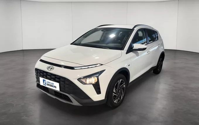 HYUNDAI BAYON 1.0 T-GDi 100 DCT-7 Hybrid 48V Intuitive extérieur trois quart avant gauche 14043