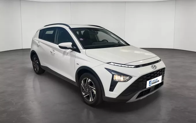 HYUNDAI BAYON 1.0 T-GDi 100 DCT-7 Hybrid 48V Intuitive extérieur trois quart avant droit 14043
