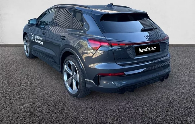 AUDI Q4 E-TRON Performance S line extérieur trois quart arrière gauche 9614