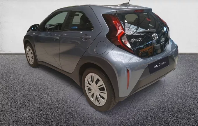 TOYOTA AYGO X 1.0 VVT-i 72 Dynamic extérieur trois quart arrière gauche 1103652