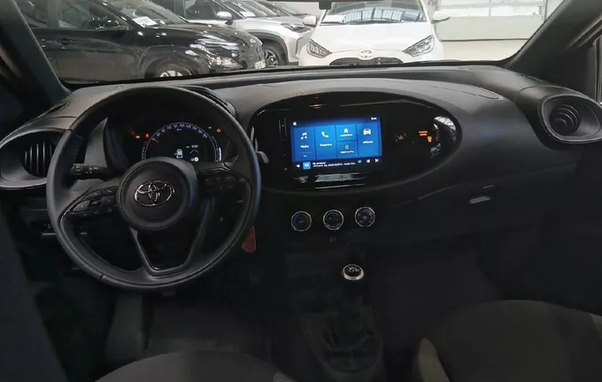 TOYOTA AYGO X 1.0 VVT-i 72 Dynamic photo 18 1103652