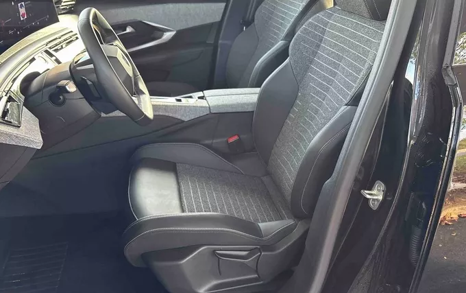 PEUGEOT 5008 Hybrid 136 e-DCS6 Allure photo 11 945816