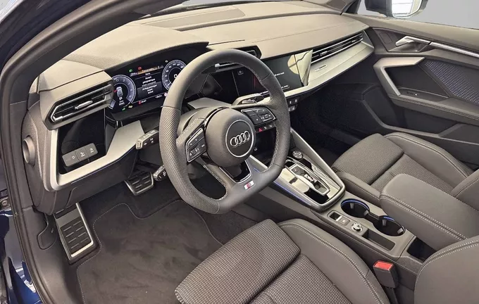 AUDI A3 Sportback TFSI e Hybride rechargeable 272 S tronic 6 S line photo 11 5357